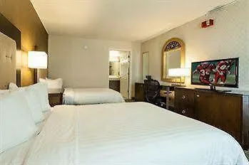 Red Roof & Motel 2*